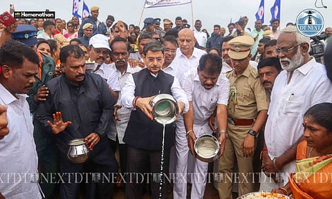 Governor RN Ravi pays homage on 20th year of Tsunami Remembrance day at Nochikuppam, Marina (Photo credit: Hemanathan M)