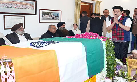 CM Stalin pays final tribute to former PM Manmohan Singh (Daily Thanthi)