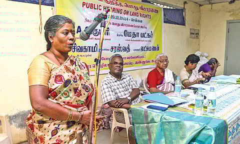 A woman makes her point at the land rights hearing, held before a panal comprising Medha Patkar (Photo: Hemanathan.M) 