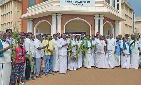 Thanjavur farmers on Thursday staged a protest demanding proper crop damage assessment 
