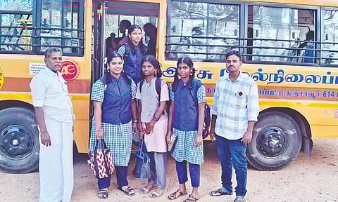 Van donated by alumni in Thanjavur on Monday