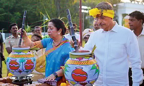 Governor RN Navi and wife Lakshmi Ravi celeberated Pongal Peruvizha 2025 at the Raj Bhavan on Thursday