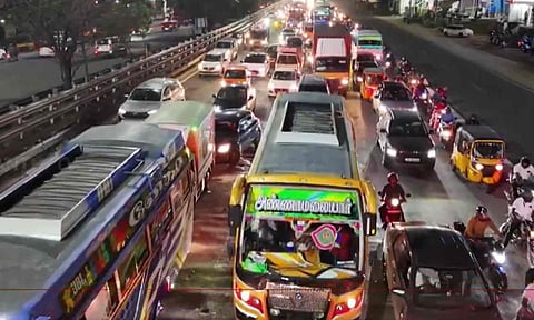 Traffic congestion in Kilambakkam (Thanthi TV)