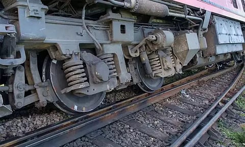 Derailed train (Daily Thanthi)