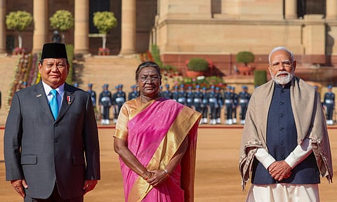  In this image provided by PMO, President Droupadi Murmu, Prime Minister Narendra Modi and Indonesian President Prabowo Subianto during the latter's ceremonial welcome, at Rashtrapati Bhavan in New Delhi, Saturday, Jan. 25, 2025 (PTI) 