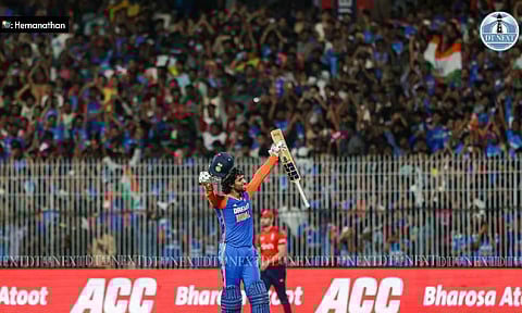 Tilak Varma celebrates after hitting the winning runs in the second T20I against England at Chepauk (Photo: Hemanathan M) 