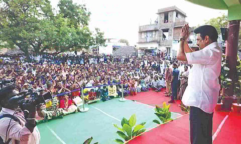Chief Minister MK Stalin greeting villagers at Vellalapatti in Madurai on Sunday