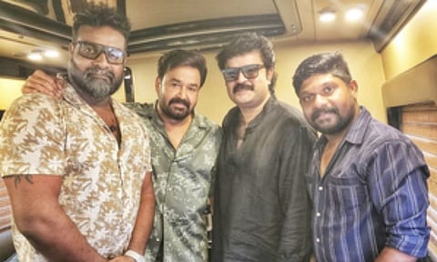 Actor Mohanlal with film crew (IANS)