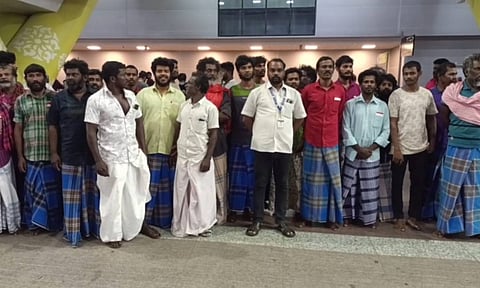 27 fishermen from Rameshwaram and Thangachimadam returned to Chennai on Wednesday night 
