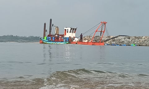 Pazhaverkadu Lake (Daily Thanthi)