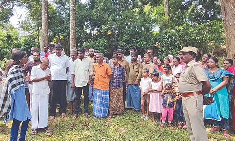 Gudalur villagers gather in protest