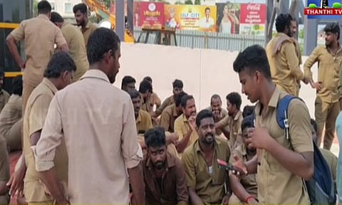 Temporary government bus drivers and conductors staged a protest on Monday