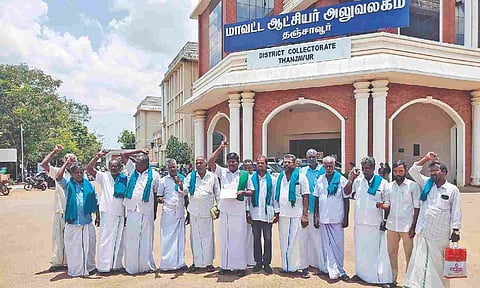 Members of Tamil Nadu Tank and River Irrigation Farmers Association staging a demonstration at the Thanjavur Collectorate