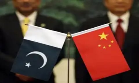 Table flags of Pakistan and China during the meeting 