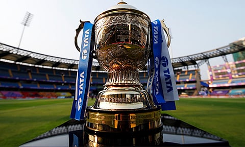 IPL trophy (X)