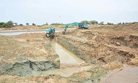 Tamil Nadu: Farmers oppose check dam at Uthama Cholapuram