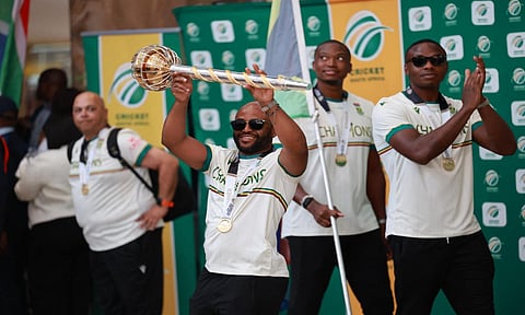 SA skipper Temba Bavuma lifts the mace upon arrival
