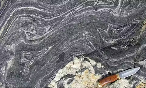 Big, old, solid: The oldest rocks on Earth are more than 4 billion years old