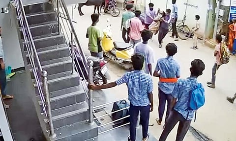 Screen grab of residents rescuing the victim on Pallavaram-Kundrathur Road in Anakaputhur