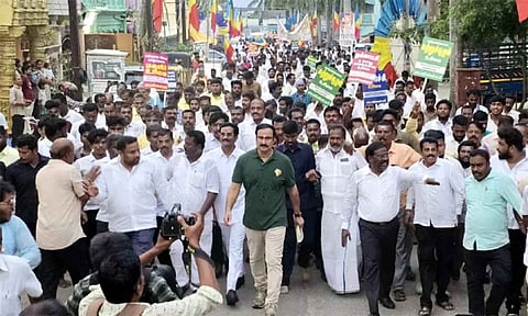 Defiant Anbumani & co dare to continue the rally 