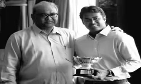 Vece Paes (L) and son Leander Paes (R) (Photo/X)