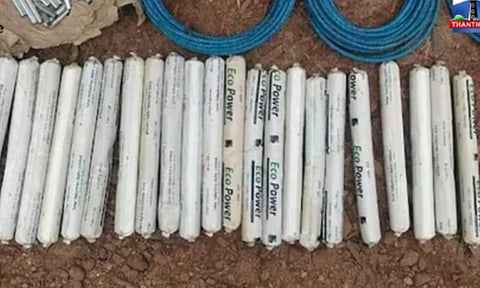 2 tonnes of gelatin sticks were seized by police (Photo/X@ThanthiTV)