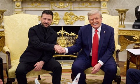 Volodymyr Zelensky (L) and Donald Trump