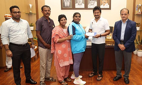 Udhayanidhi handed over Rs. 2.61 lakh each to para athletes Muthumeena Vellaisamy, N Sankar Sathya, K Kajan Gowtham to take part in a competition which will be held in Australia between October 8 and October 15.