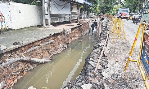 Road dug for SWD works along Konnur High Road