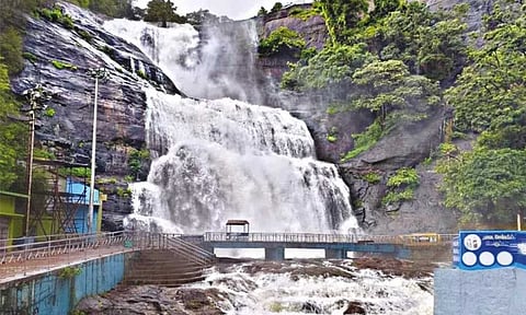 A view of Courtallam falls
