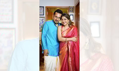 Sakshi Agarwal with her husband (IANS) 