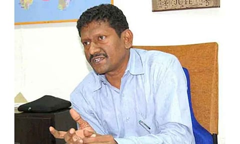 Retired IAS officer U Sagayam (Photo: Daily Thanthi)