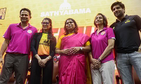 Gaurav Natekar, Mariazeena Johnson, Samantha and other dignitaries onstage at the event (Photo/Justin George)