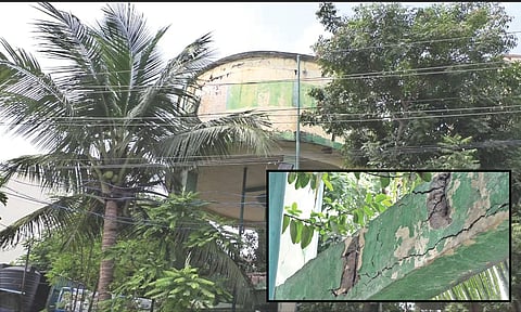  Crumbling OHT inside Vandalur ICDS 