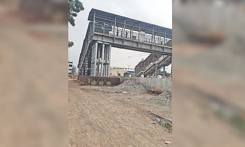Access to Platform 1 at Gummidipoondi railway station is a foot over bridge, which is a ‘tall order’ for passengers