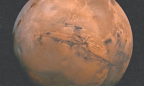 Lightning discharges: Sparks in Martian dust reveal hidden electricity