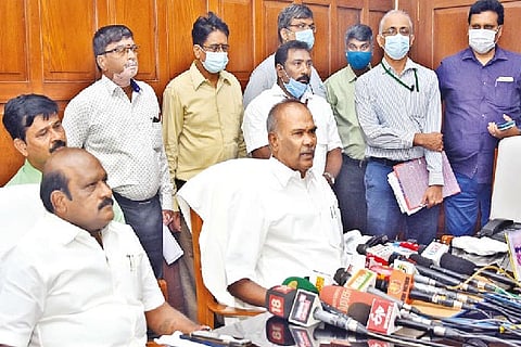 Appavu addressing press