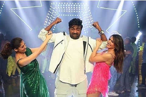 Still from 'Kaathuvaakula Rendu Kaadhal'