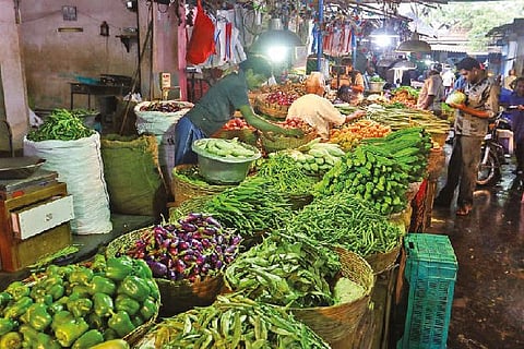 Veggie prices rise by 10 per cent after dip in arrivals at Koyambedu market