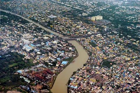 The total length of the river is 42 km and it flows through Manivakkam, Varadharajapuram, Mudichur, Thiruneermalai, Anagaputhur, Kattupakam and Manapakkam