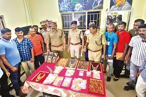 Five including 2 juveniles held for attacking Nellai jeweller, 3 kg gold recovered
