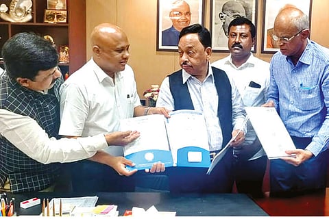 A delegation of industrialists from Kovai with Union MSME Minister Narayan Rane in Delhi