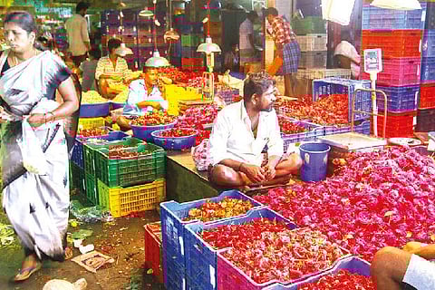 Flower vendors at Koyambedu File Photo
