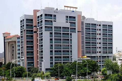 CMDA sealed two buildings in the city suburbs for violating building plan approvals