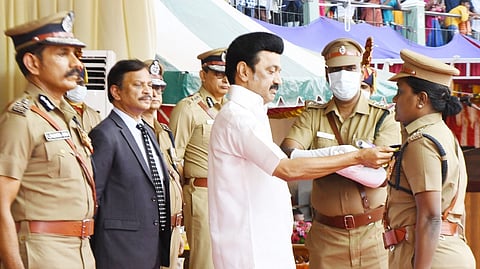 CM presented a medal to a cop