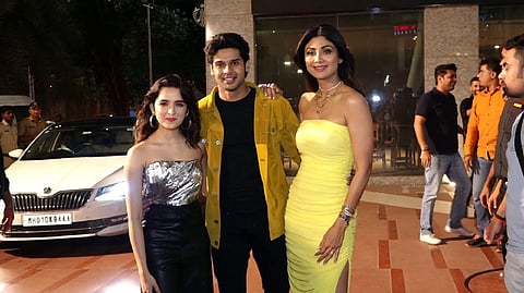 The trio were snapped by paparazzi having a great time