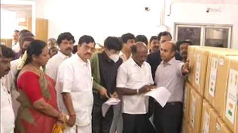 Ma. Subramanian and Health Secretary Radhakrishnan inspected the medical supplies sent to Sri Lanka