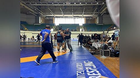 Wrestler Satender Malik assaulting referee Jagbir Singh