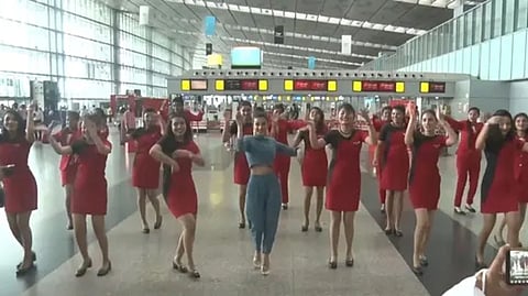 Bengali actor Monami Ghosh joins flash mob (Screen grab)