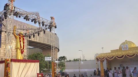 Former CM Karunanidhi's 16-feet high bronze statue in Omandurar Estate